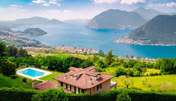 villa in vendita a Sale Marasino