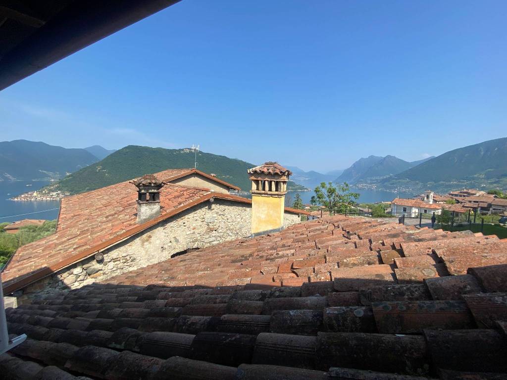 appartamento in vendita a Sale Marasino