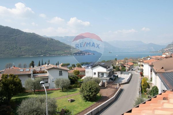 casa indipendente in vendita a Sale Marasino