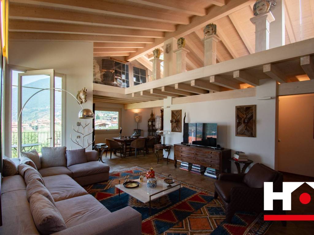 casa indipendente in vendita a Sale Marasino