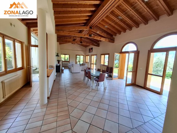 casa indipendente in vendita a Sale Marasino