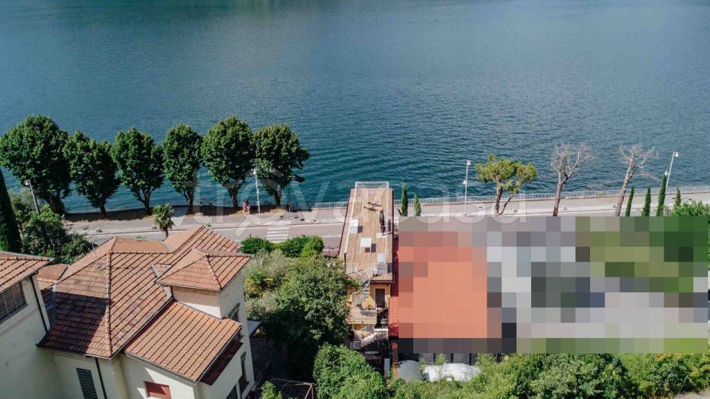 casa indipendente in vendita a Sale Marasino