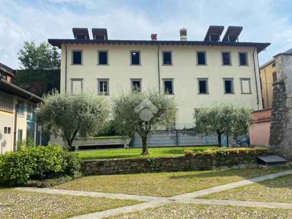 casa indipendente in vendita a Sale Marasino