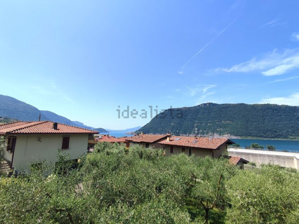 casa indipendente in vendita a Sale Marasino