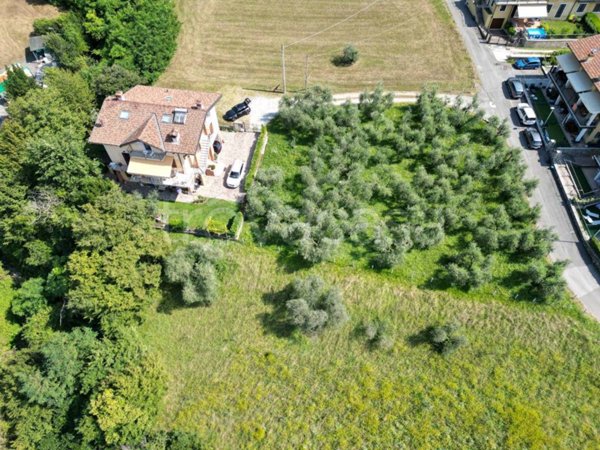 casa indipendente in vendita a Sale Marasino