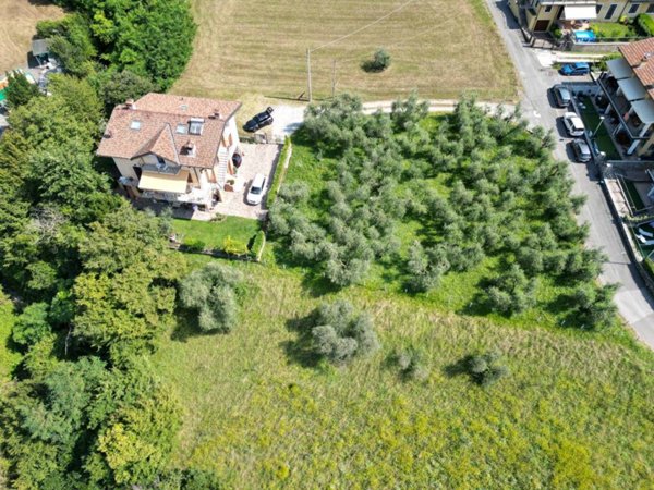 casa indipendente in vendita a Sale Marasino