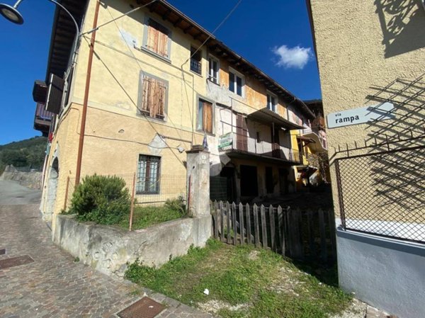 casa indipendente in vendita a Sale Marasino