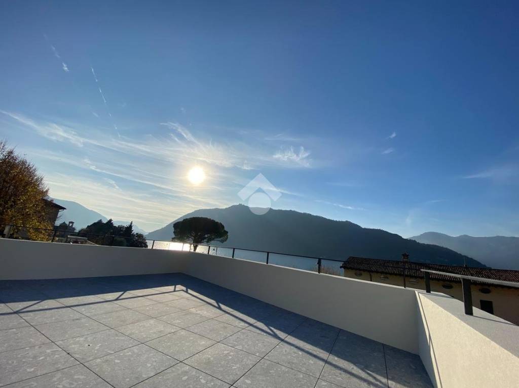 appartamento in vendita a Sale Marasino