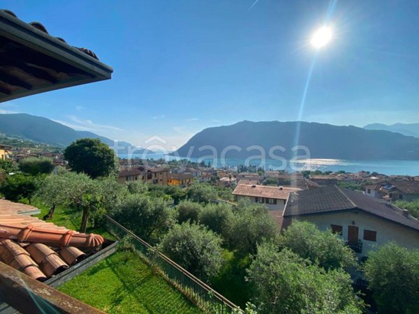 casa indipendente in vendita a Sale Marasino