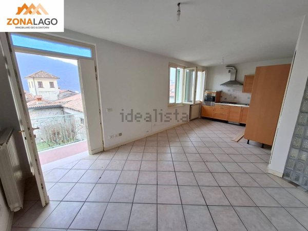 appartamento in vendita a Sale Marasino