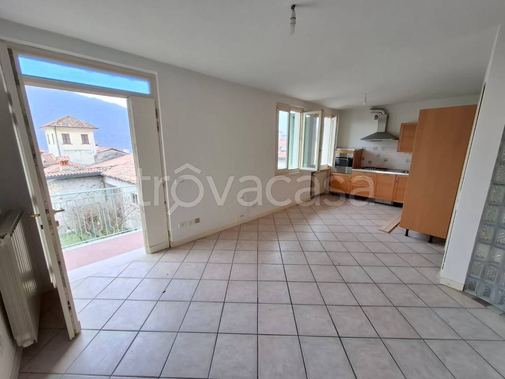 appartamento in vendita a Sale Marasino