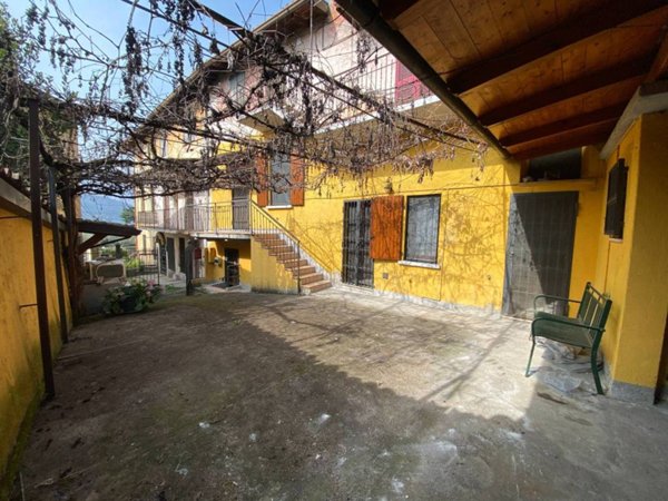 casa indipendente in vendita a Sale Marasino