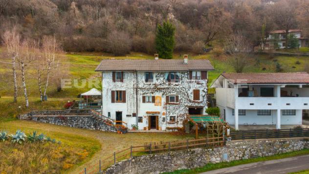 casa indipendente in vendita a Sale Marasino