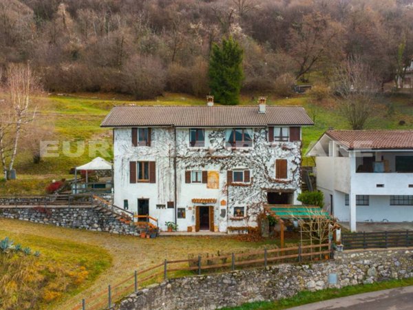 casa indipendente in vendita a Sale Marasino