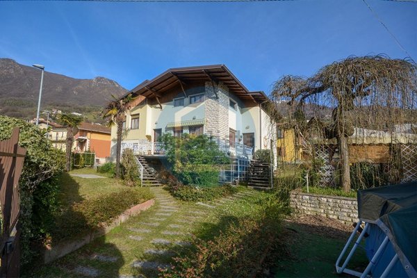 casa indipendente in vendita a Sale Marasino