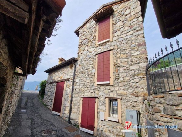 casa indipendente in vendita a Sale Marasino