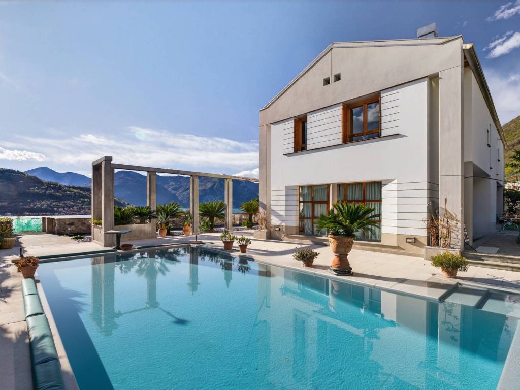 casa indipendente in vendita a Sale Marasino