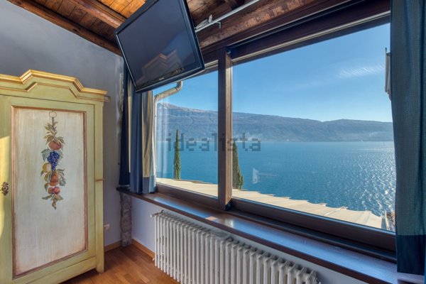 casa indipendente in vendita a Sale Marasino