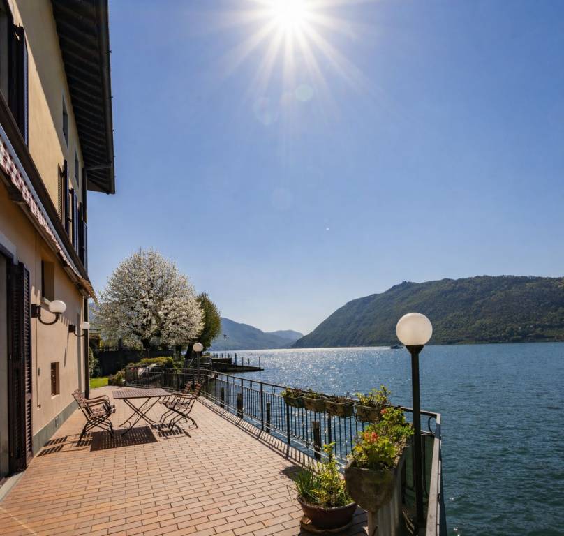 casa indipendente in vendita a Sale Marasino