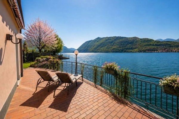 casa indipendente in vendita a Sale Marasino