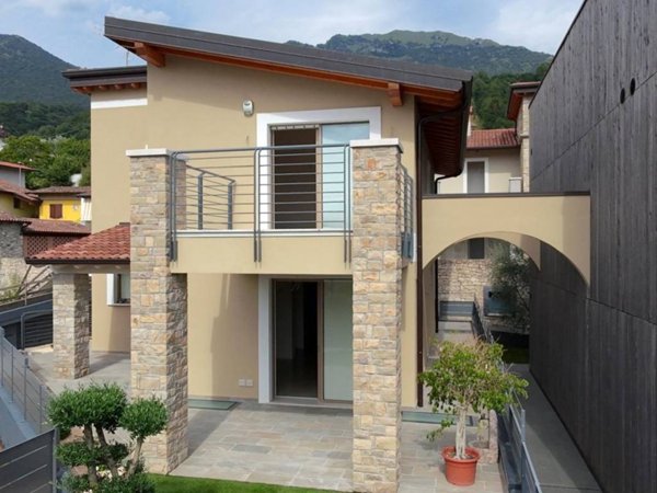 casa indipendente in vendita a Sale Marasino