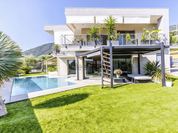 casa indipendente in vendita a Sale Marasino