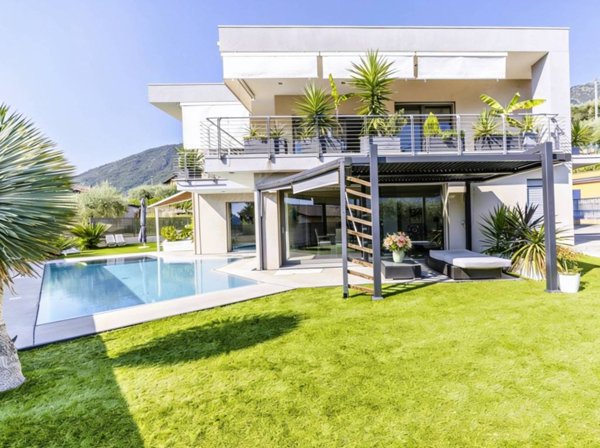 casa indipendente in vendita a Sale Marasino
