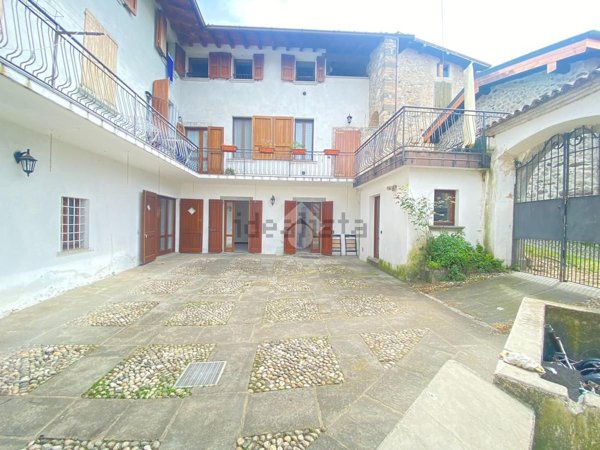 appartamento in vendita a Sale Marasino