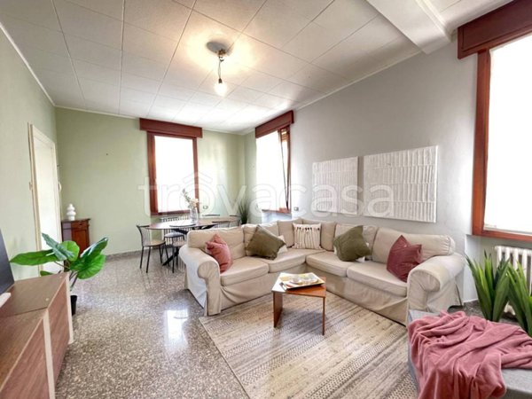 casa indipendente in vendita a Salò in zona Villa