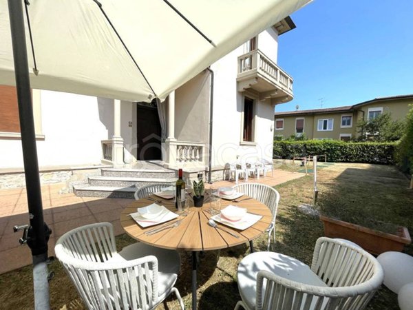 casa indipendente in vendita a Salò in zona Villa
