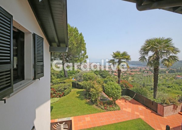 casa indipendente in vendita a Salò in zona Villa