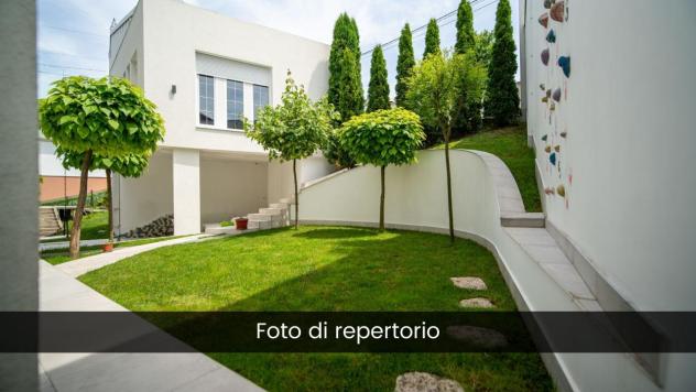 casa indipendente in vendita a Salò in zona Villa