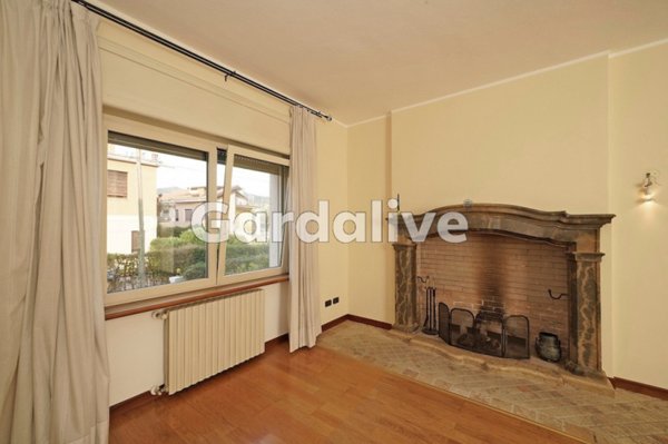 casa indipendente in vendita a Salò in zona Villa