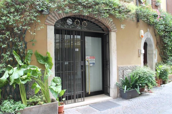 locale commerciale in vendita a Salò