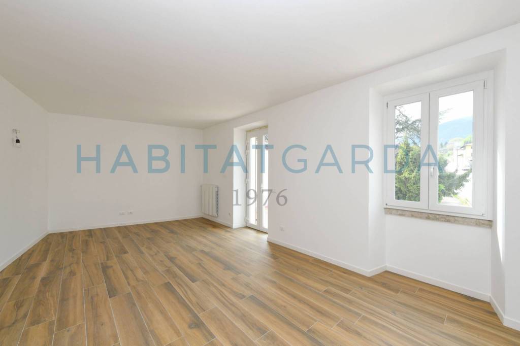 casa indipendente in vendita a Salò in zona Villa