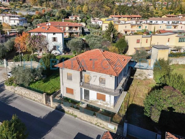 casa indipendente in vendita a Salò