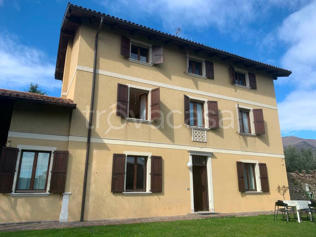 casa indipendente in vendita a Salò