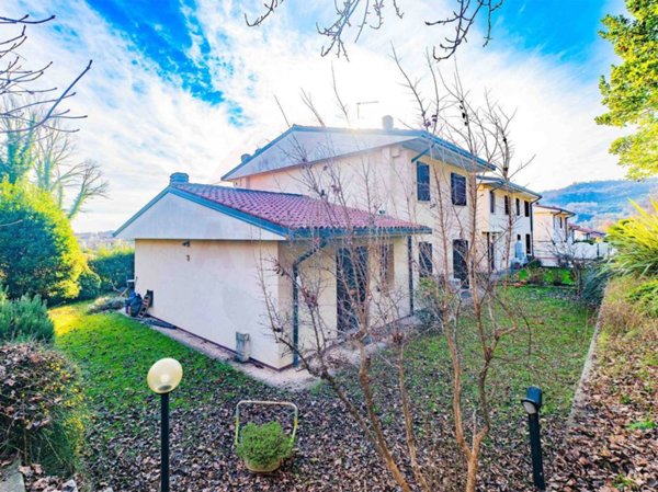 casa indipendente in vendita a Salò in zona Villa