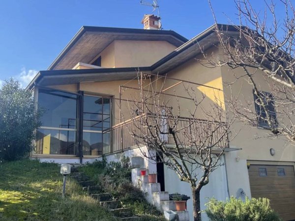 casa indipendente in vendita a Salò in zona Villa