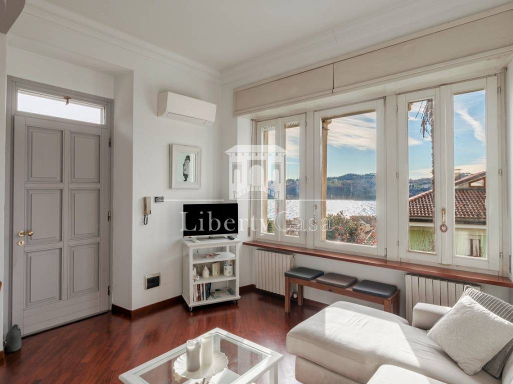 appartamento in vendita a Salò in zona Villa