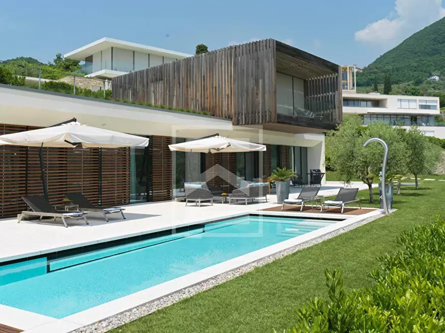 casa indipendente in vendita a Salò in zona Villa