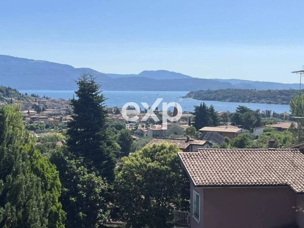 casa indipendente in vendita a Salò in zona Villa