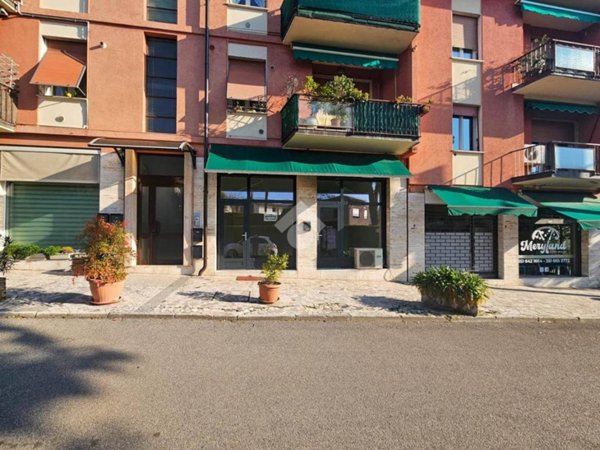 ufficio in vendita a Salò in zona Cunettone
