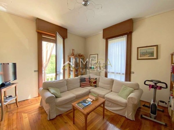 casa indipendente in vendita a Salò in zona Villa