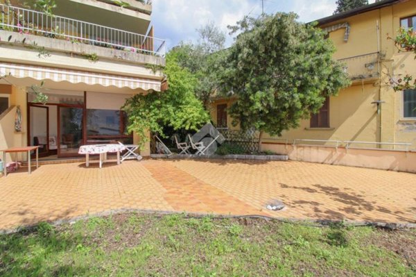 appartamento in vendita a Salò in zona Barbarano