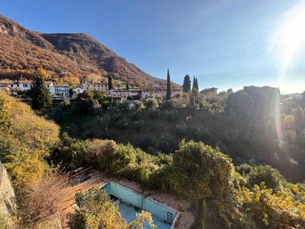 casa indipendente in vendita a Salò in zona Renzano