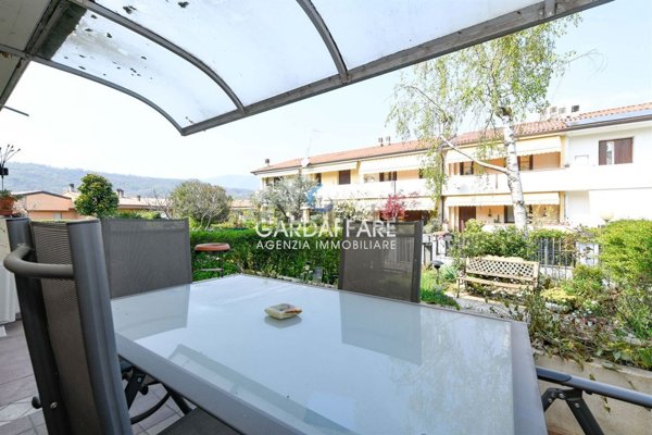 casa indipendente in vendita a Salò in zona Villa