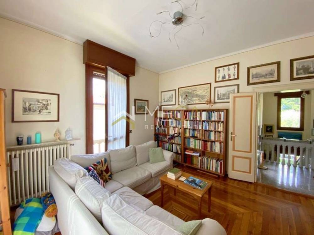 casa indipendente in vendita a Salò in zona Villa