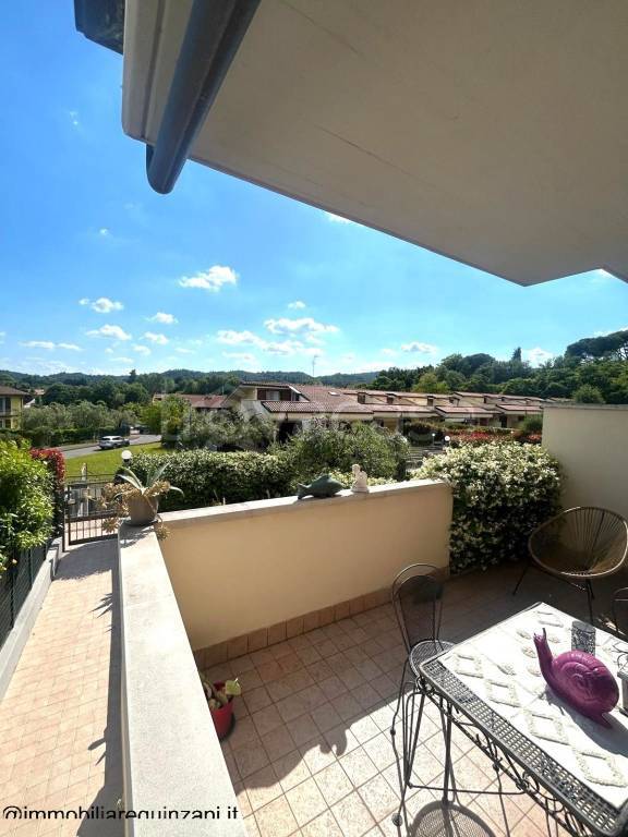 casa indipendente in vendita a Salò in zona Villa