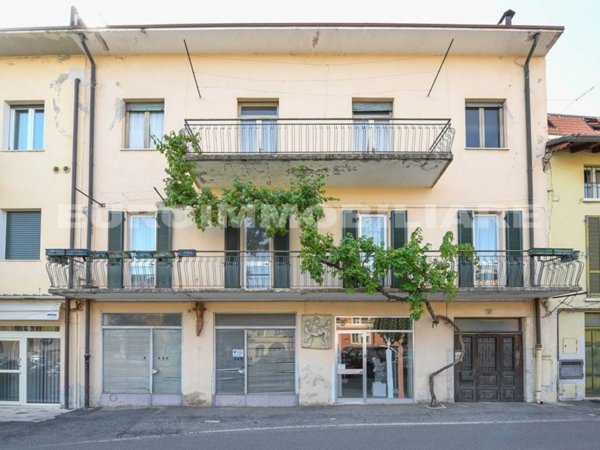 casa indipendente in vendita a Salò in zona Villa
